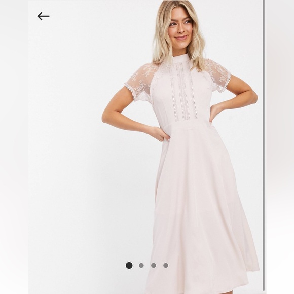 Liquorish A-line pale pink dress with lace details - Picture 4 of 8